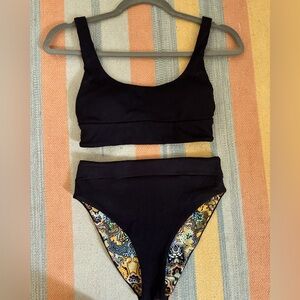 MAAJI BLACK REVERSIBLE BIKINI S EUC